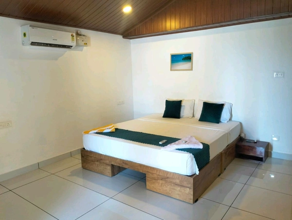 LAKSHADWIP (24th March) - 4N/5D