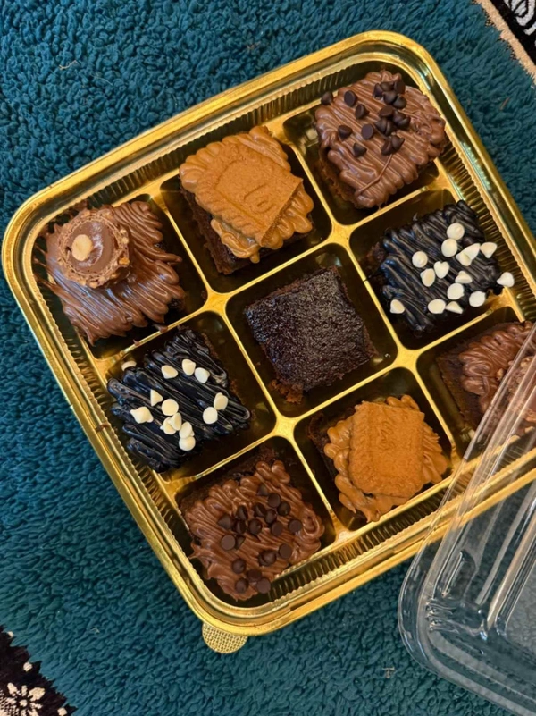 The Baking Curv 9 Cavity Golden Box | For Brownie , Ladoo , Cake (Pack of 10)