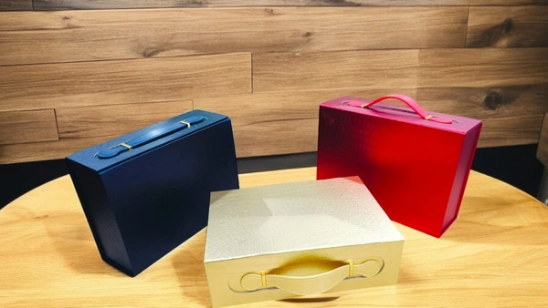 The Baking Curv Collapsible Hamper Boxes Size Medium Golden
