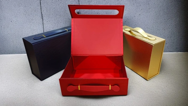 The Baking Curv Collapsible Hamper Boxes Size Medium Red