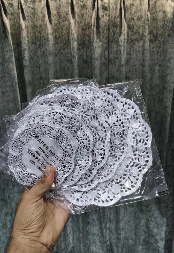 Paper Doilies | Round Placemats | Decorative Accessories | Disposable Paper Mats Silver Round (Pack of 100) - 5.5 Inch