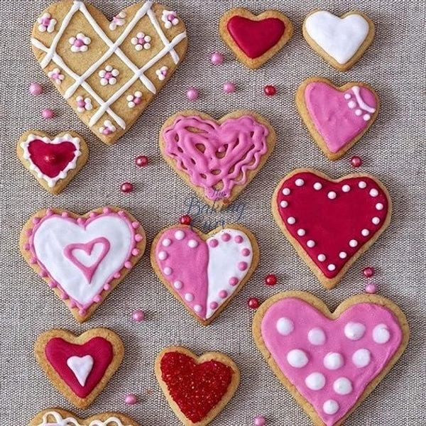 "Heart Shaped Stainless Steel Cookie Cutter Set of 7 Piece Nesting Molds for Cookies, Fondant & Crafts"