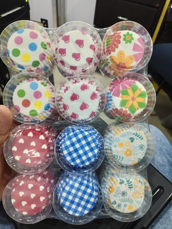 The Baking Curv 9cm Greaseproof Muffins Round Paper Cups Cake Microwave or Oven Tray Safe (Multicolored) - Pack of 100  - No -9, Assorted