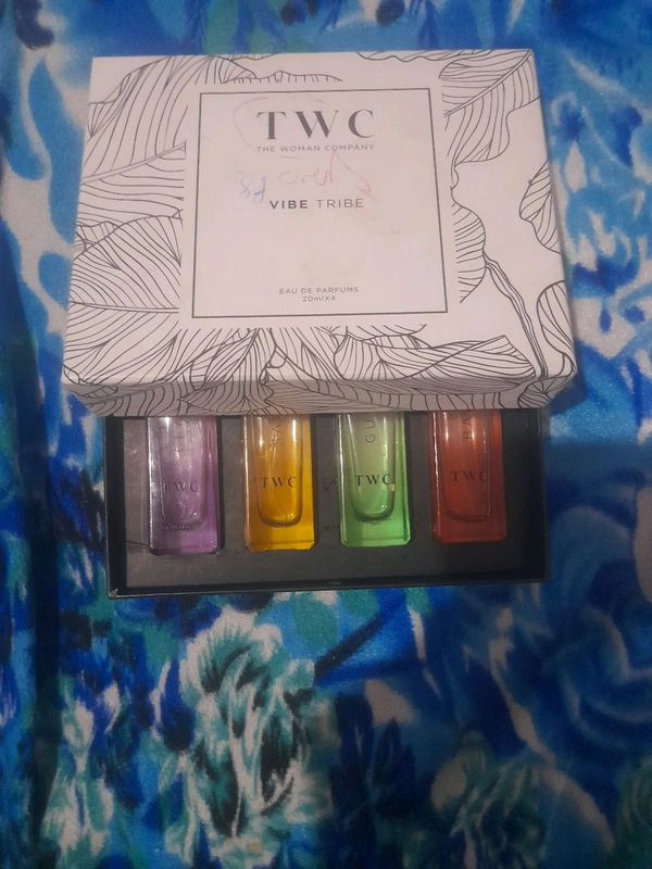 twc Set Of Four Perfume With Different Fragnance