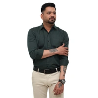Look Me Apparel Men Solid Green Regular Fit Full Sleeve Cotton Blend Formal Shirt with Spread Collar - M, Green