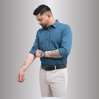 Look Me Apparel Men Solid Teal Regular Fit Full Sleeve Cotton Blend Formal Shirt with Spread Collar - XL, Blue