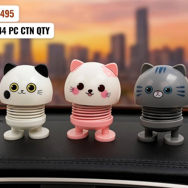 Car Dashboard Jumping Cute kitty 