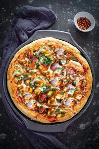 CHILLI PANEER PIZZA