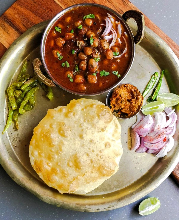 CHOLA BHATURA 