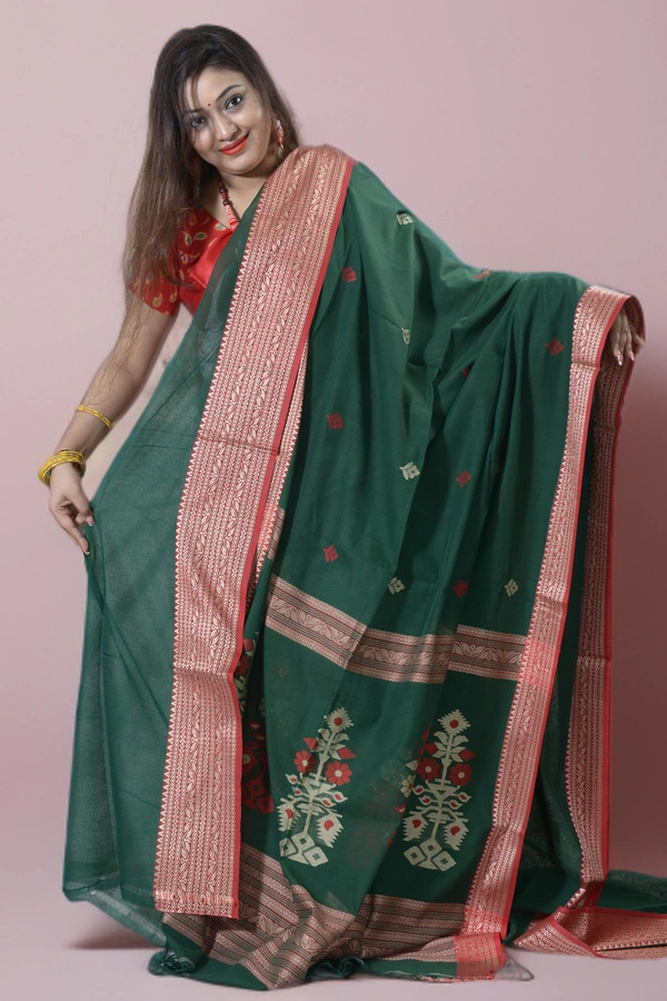 SKU-0389, Pure Cotton->Hand Tant Weaving->With Blouse Piece - Normal Length 6.3 mtr Plus, Green, Buti / Booti, Hand Wash, Yes
