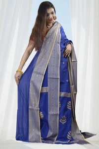 SKU-0390, Pure Cotton->Hand Tant Weaving->With Blouse Piece - Normal Length 6.3 mtr Plus, Blue, Buti / Booti, Hand Wash, Yes