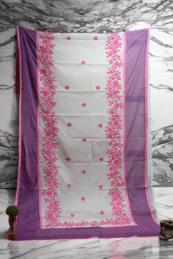 SKU-0371 -> Pure Cotton - Applic Work Border - WHite, Floral, Hand Paint, Dry Clean Only, Yes