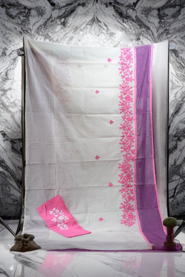 SKU-0371 -> Pure Cotton - Applic Work Border - WHite, Floral, Hand Paint, Dry Clean Only, Yes