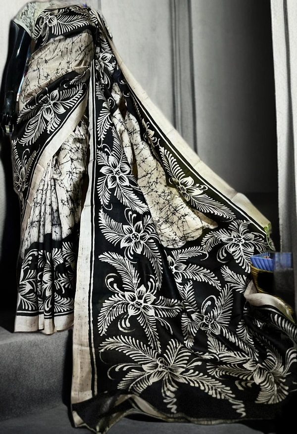 SKU-0164, Pure Silk->Wax Batik->Hand Printing->With Blouse Piece - Normal Length 6.3 mtr Plus, Cream, Hand Print, Hand Wash, Yes