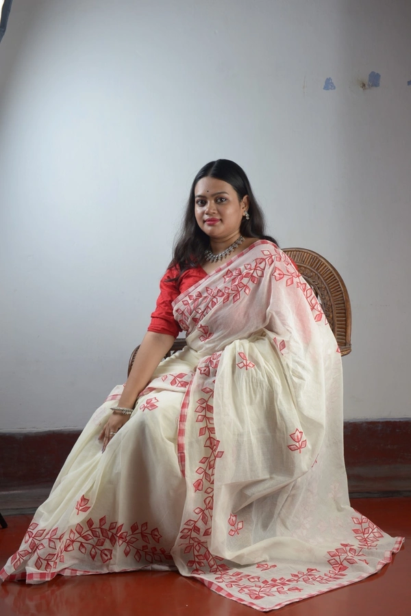 SKU-306 -> Tant -> Pure Cotton -> Dhanekhali -> Applic Work Border - White, Applic Work, Dry Clean Only, Yes