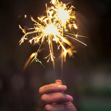 SPARKLERS (கம்பி மத்தாப்பு )