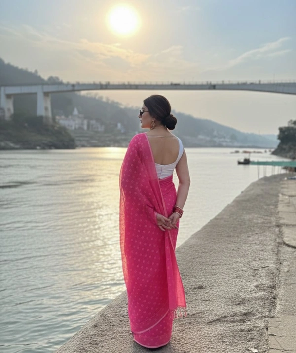 Elegance by the Riverside: Grace in a Pink Saree - Pink, Cotton, Free