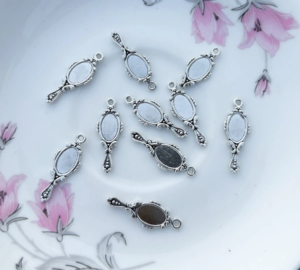 Metal Mirror Charm