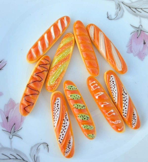 Baguette Charm 🥖(Random Design/Hooks Inc)