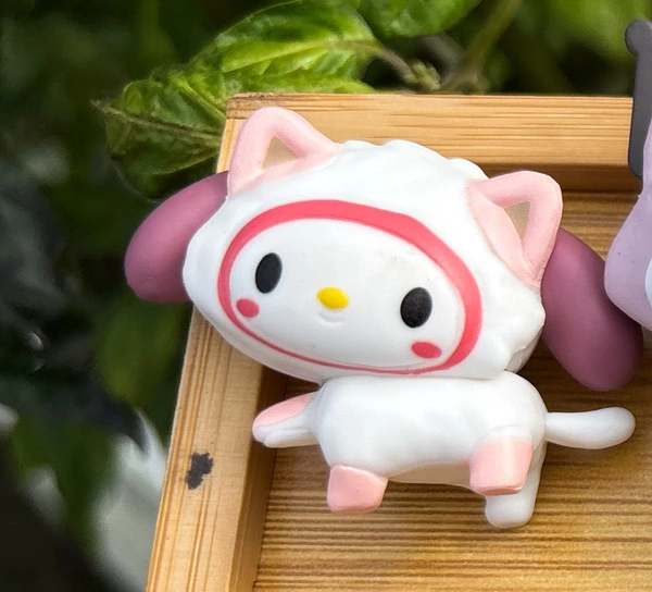 Sanrio Figurines (Set & Single Pcs 210-950) - Pochacco (White)