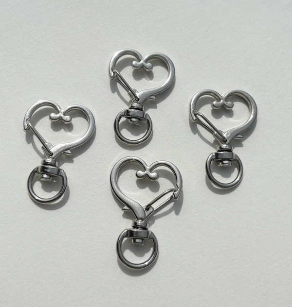 Silver Heart Clasp 🩶