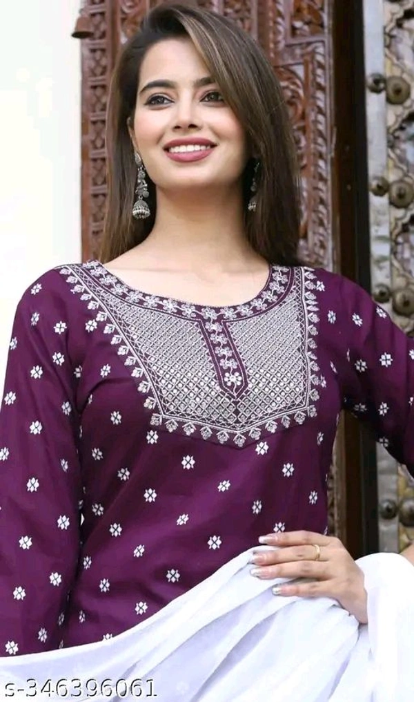 Charvi Ensemble Women Kurta Sets - L