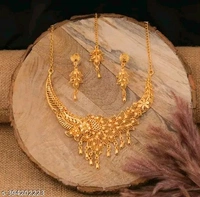 Sizzling Fancy Women Necklaces & Chains