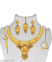 Stylish jewellery set for women