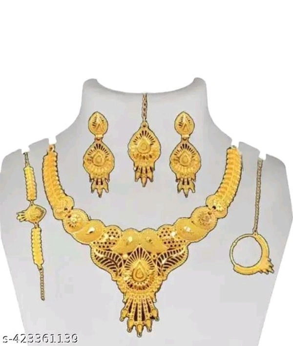 Stylish jewellery set for women