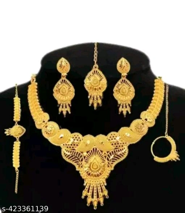 Stylish jewellery set for women