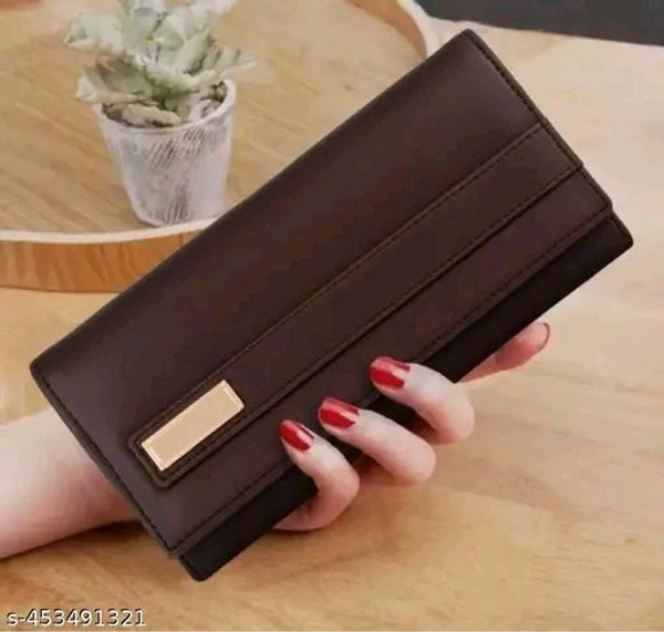 Fashionable Unique Women Clutches