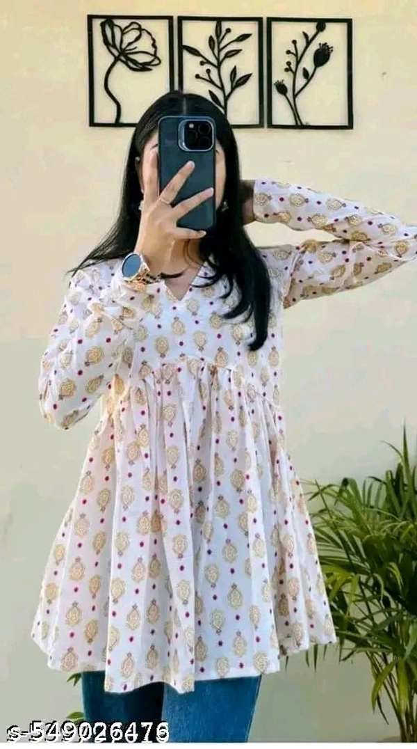 Tops & Tunics - M