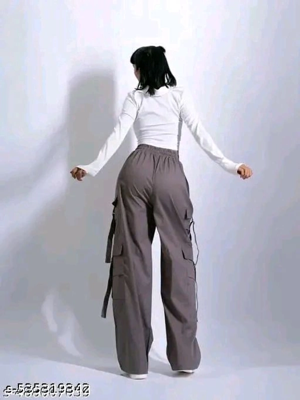 TRENDY Women's Stylish Six Pocket Cargo Pants - L