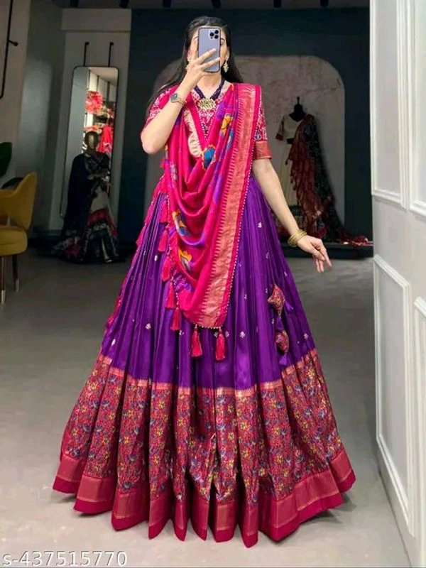 Women's Floral & Patola Print With Foil Work Tussar Silk Ethnic wear