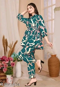 Urbane Glamorous Women Top & Bottom Sets - L