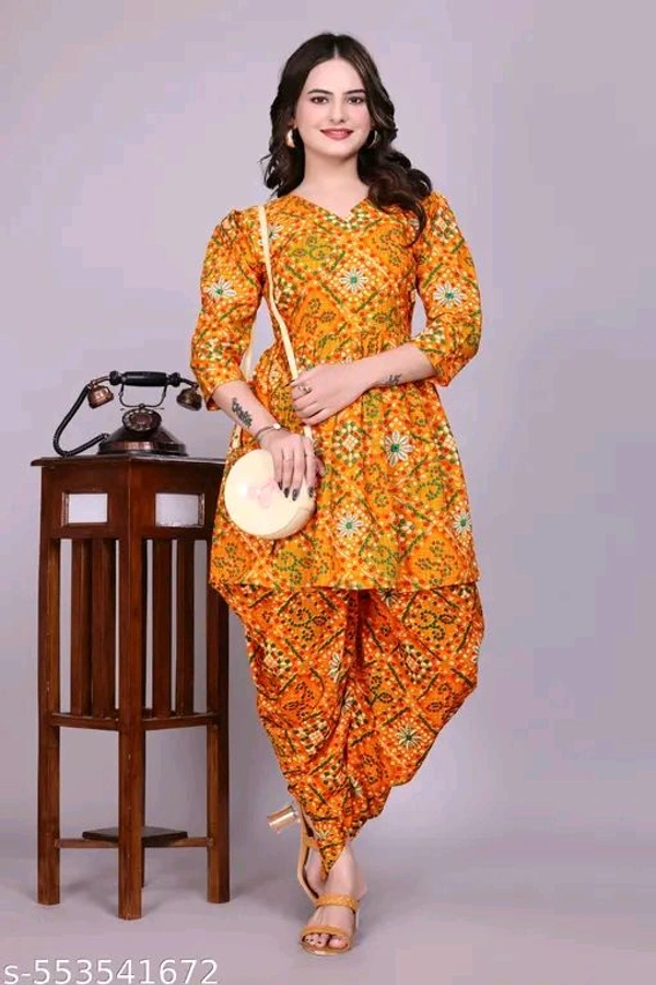 Women's Stylish Trendy Same Tone Bandhani Top & Bottom Set - M