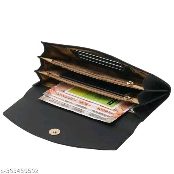 Fashionable Modern Women Clutches