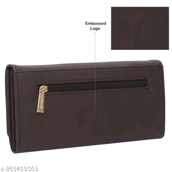 Fashionable Modern Women Clutches