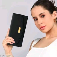 Fashionable Modern Women Clutches