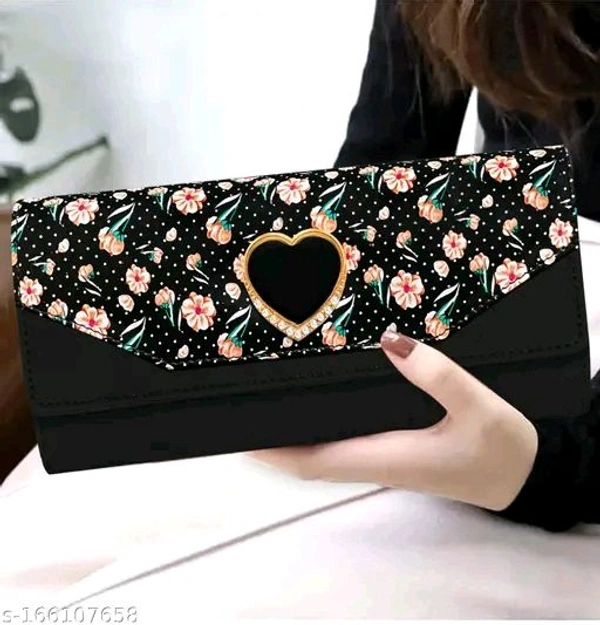 Fashionable Unique Women Clutches