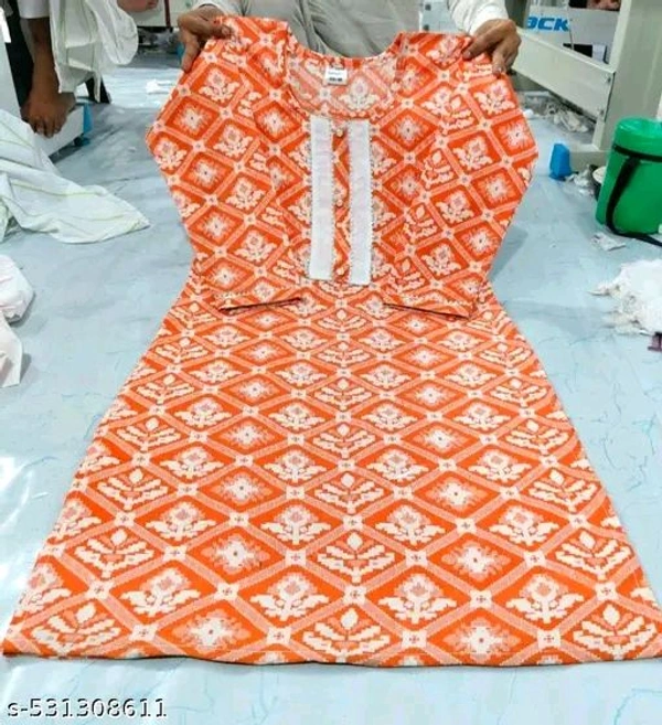 Aagyeyi Petite Women Kurta Sets - M