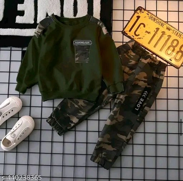 Trending Boys Army T-shirt and pant pair in best look - 2-3 Years