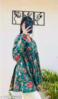 Pretty Modern Women Tops & Tunics - S
