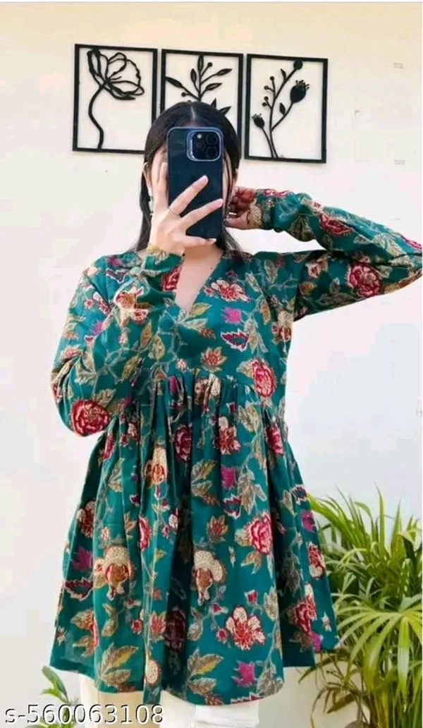 Pretty Modern Women Tops & Tunics - S