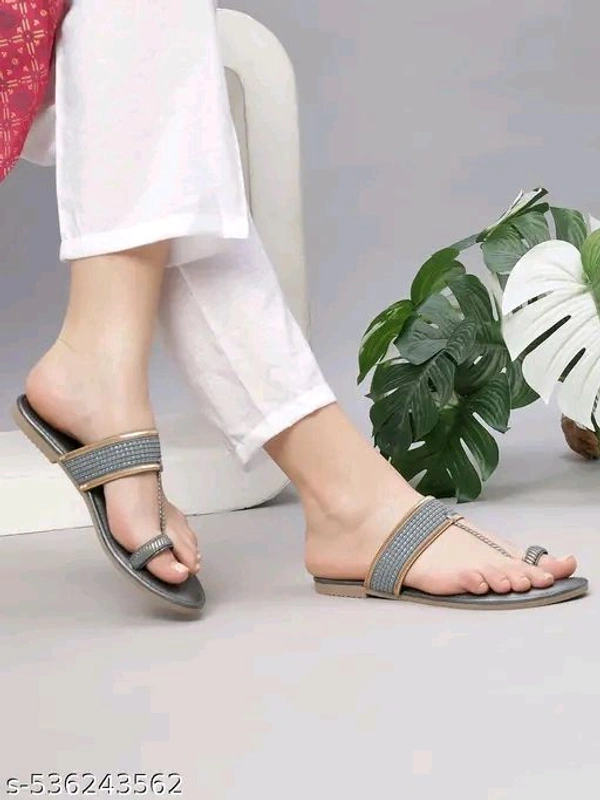 Women Stylish Flat Toe Ring Sandal - 4