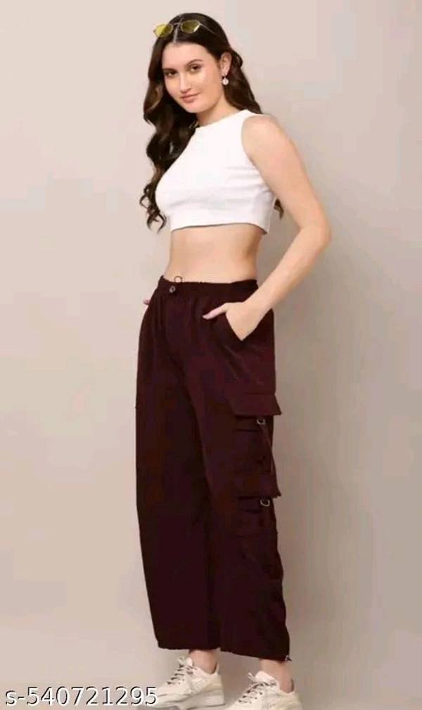 Women's  solid cargo pant - M