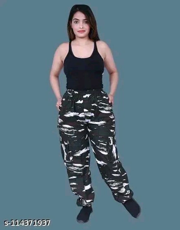 SKG-WOMEN COMOUFLAG TROUSER  MULTY POCKET , COLOR -WHITE - 28