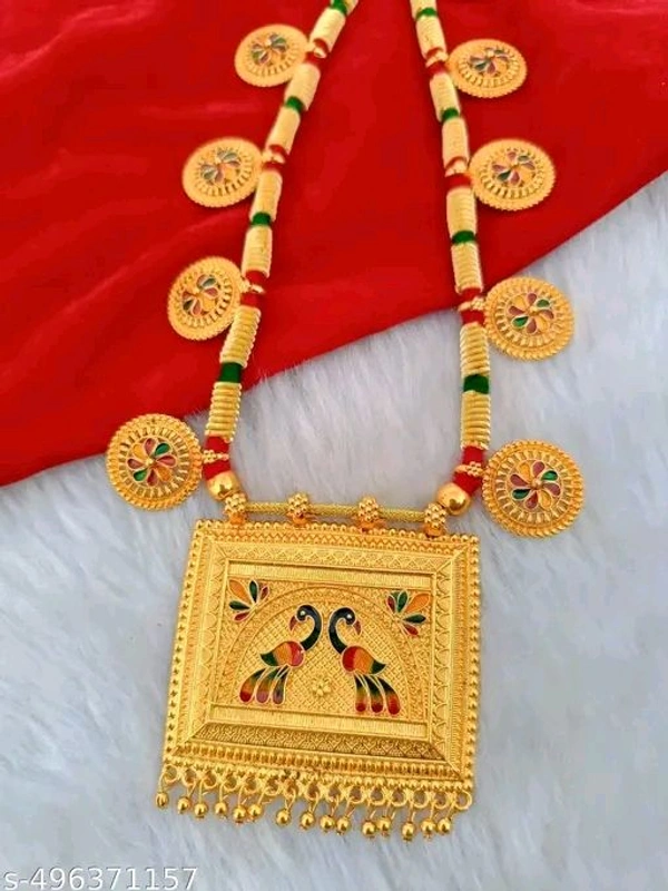 Allure Glittering Women Necklaces & Chains