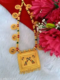 Allure Glittering Women Necklaces & Chains