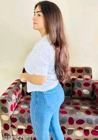 Pretty Graceful Women Tops & Tunics - M
